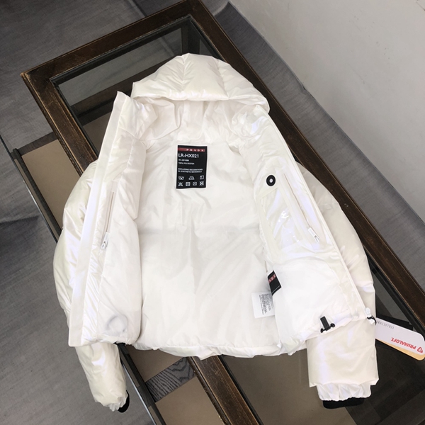 ハイクオリティダウンジャケット角部分ディテール